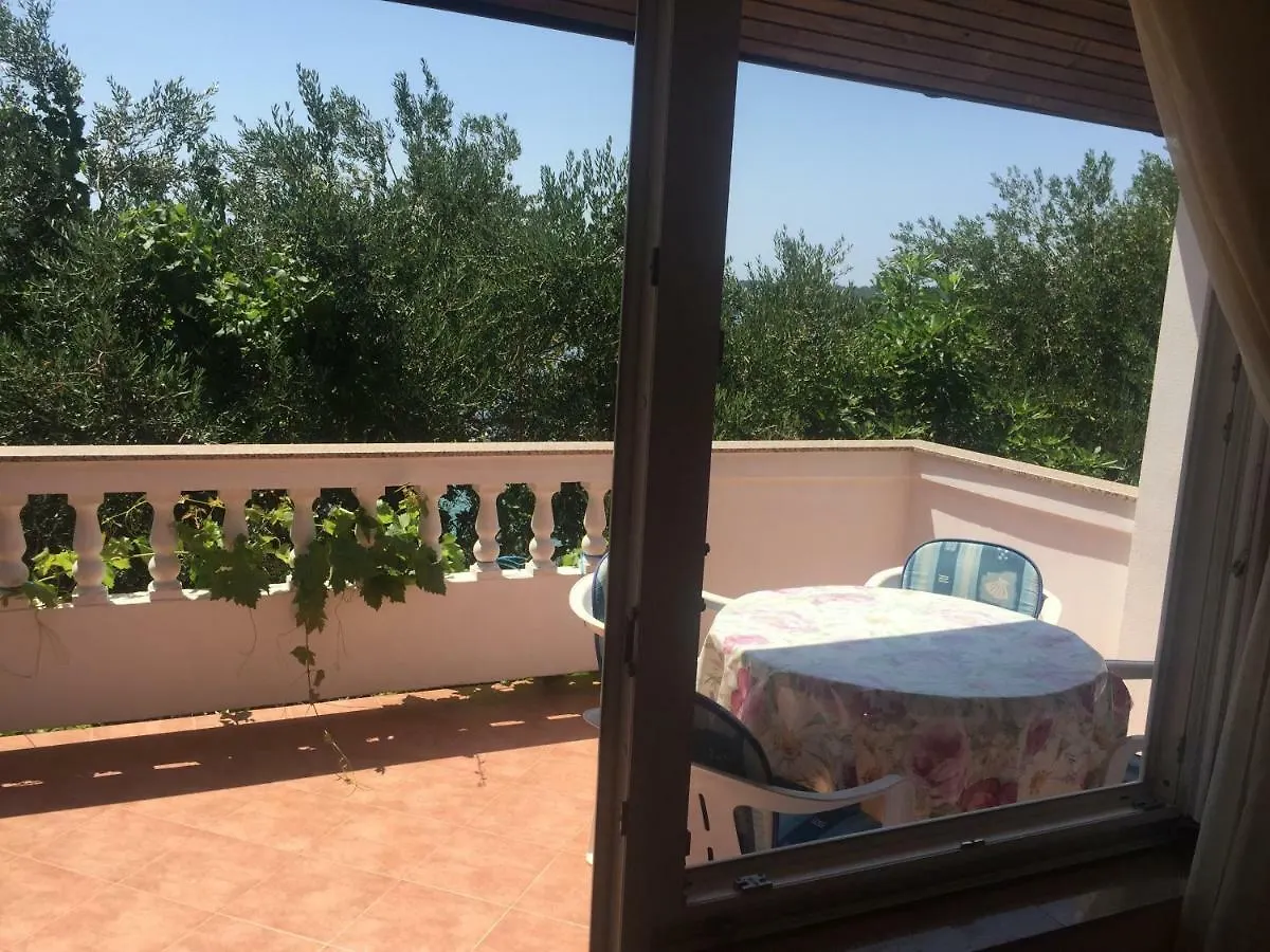 Apartments And Rooms Krstina Supetarska Draga